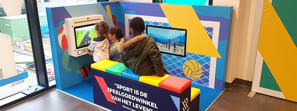 Zwemcentrum Rotterdam met een kinderhoekje en schermen