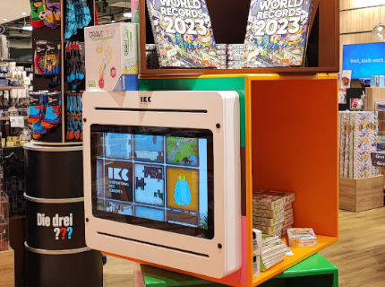 kinderhoekje met spelletjes voor kinderen in retail