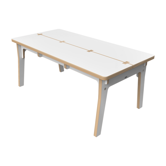 Witte houten tafel voor kinderen voor in een kinderhoek